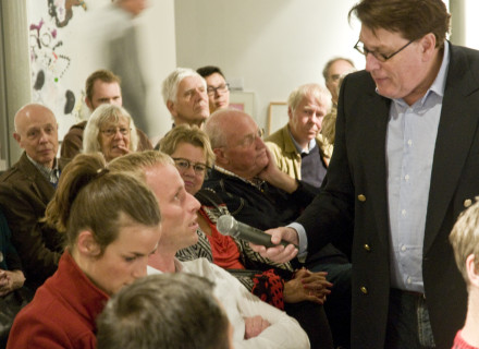 Victor Deconinck interviewt het publiek - foto: Allard de Goeij