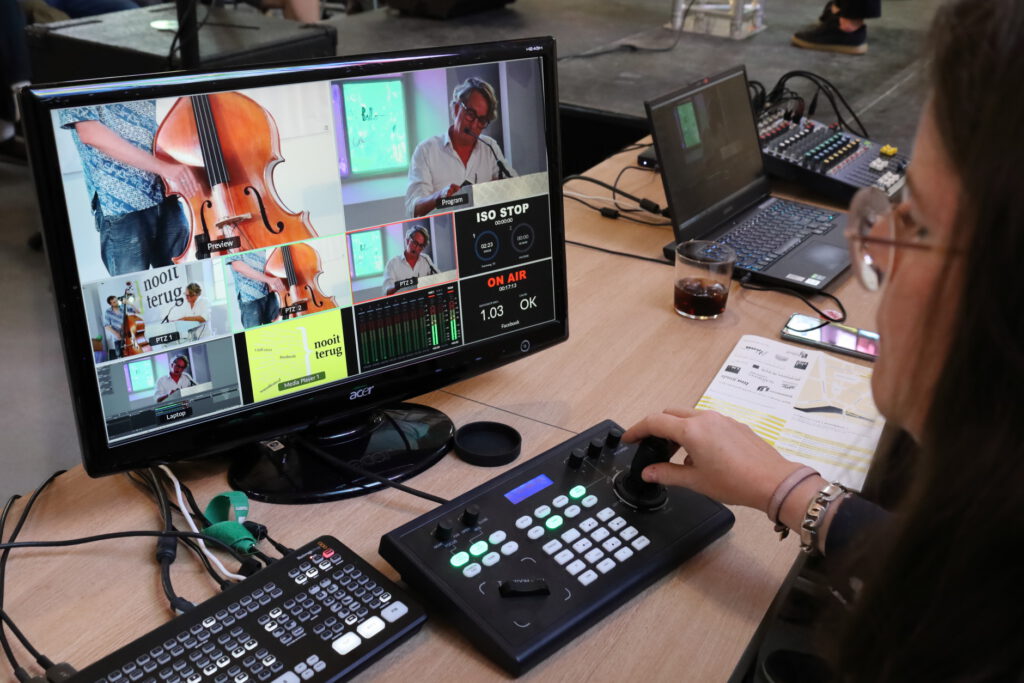 Regie livestream (foto: Bertus de Kock)