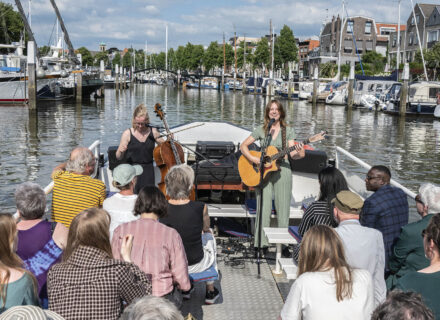 Iris Penning en Mirthe de Jonge (foto: Allard de Goeij)